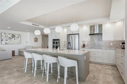 Condo in Tierra Verde, Florida, 3 bedrooms № 2216973 - photo 16