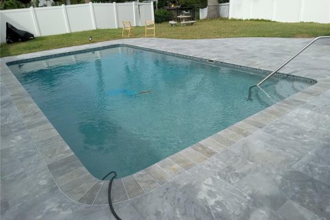 House in Saint Petersburg, Florida 3 bedrooms, 106.84 sq.m. № 1409902 - photo 7