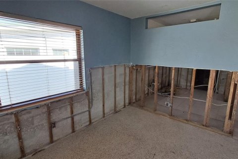House in Saint Petersburg, Florida 3 bedrooms, 106.84 sq.m. № 1409902 - photo 15