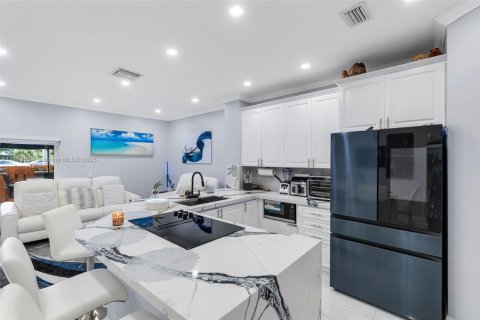 Touwnhouse à vendre à Pembroke Pines, Floride: 2 chambres, 121.89 m2 № 1881488 - photo 10