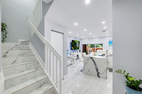 Touwnhouse à vendre à Pembroke Pines, Floride: 2 chambres, 121.89 m2 № 1881488 - photo 4