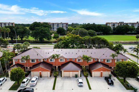 Touwnhouse à vendre à Pembroke Pines, Floride: 2 chambres, 121.89 m2 № 1881488 - photo 1