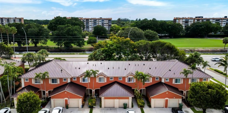 Touwnhouse à Pembroke Pines, Floride 2 chambres, 121.89 m2 № 1881488