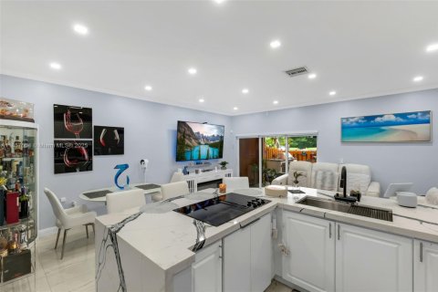 Touwnhouse à vendre à Pembroke Pines, Floride: 2 chambres, 121.89 m2 № 1881488 - photo 14