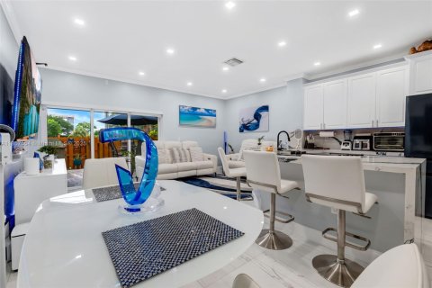 Touwnhouse à vendre à Pembroke Pines, Floride: 2 chambres, 121.89 m2 № 1881488 - photo 9