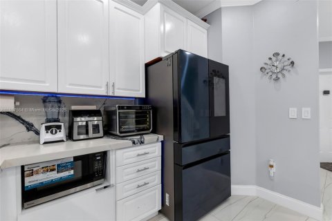 Touwnhouse à vendre à Pembroke Pines, Floride: 2 chambres, 121.89 m2 № 1881488 - photo 13