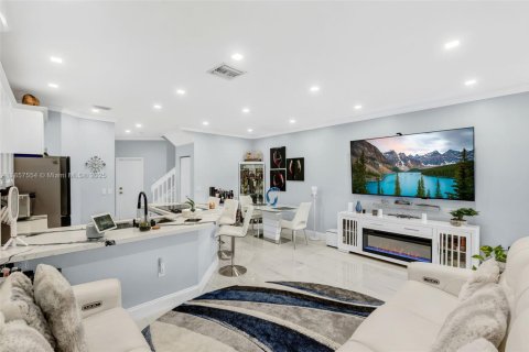 Touwnhouse à vendre à Pembroke Pines, Floride: 2 chambres, 121.89 m2 № 1881488 - photo 15