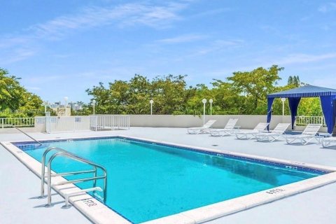 Купить кондоминиум в Майами-Бич, Флорида 1 спальня, 90.12м2, № 2002996 - фото 15