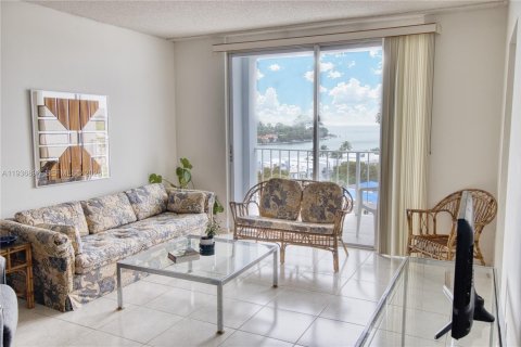 Купить кондоминиум в Майами-Бич, Флорида 1 спальня, 90.12м2, № 2002996 - фото 3