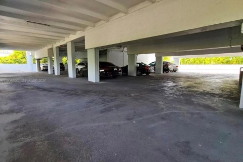 Купить кондоминиум в Майами-Бич, Флорида 1 спальня, 90.12м2, № 2002996 - фото 16