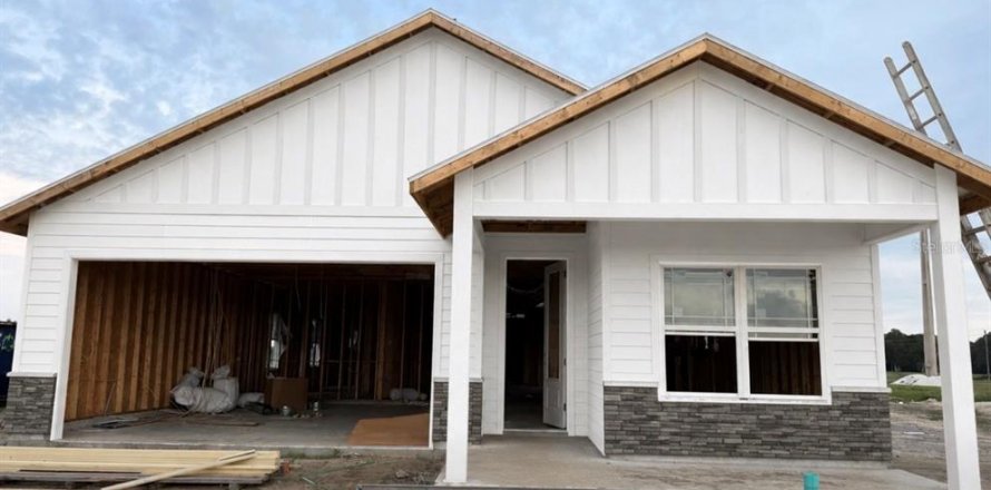 House in Newberry, Florida 4 bedrooms, 180.88 sq.m. № 2225715