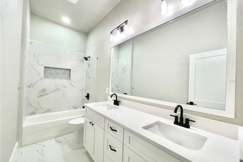 House in Newberry, Florida 4 bedrooms, 180.88 sq.m. № 2225715 - photo 14