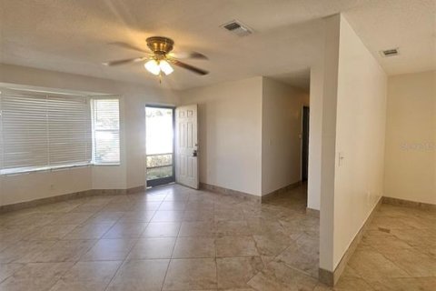 House in Port Charlotte, Florida 3 bedrooms, 105.91 sq.m. № 2109118 - photo 3