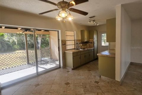 House in Port Charlotte, Florida 3 bedrooms, 105.91 sq.m. № 2109118 - photo 8