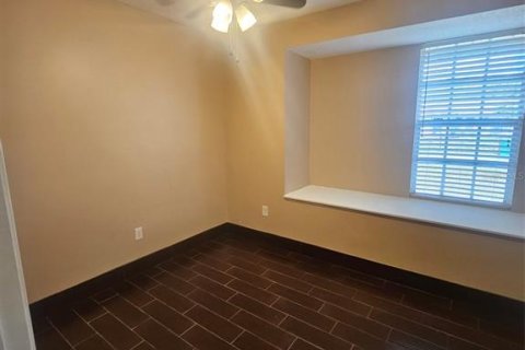 House in Port Charlotte, Florida 3 bedrooms, 105.91 sq.m. № 2109118 - photo 15
