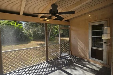House in Port Charlotte, Florida 3 bedrooms, 105.91 sq.m. № 2109118 - photo 12
