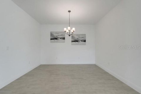 House in Minneola, Florida 5 bedrooms, 281.22 sq.m. № 1747549 - photo 5