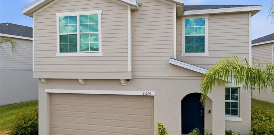 Casa en Bradenton, Florida 5 dormitorios, 205.69 m2 № 2312296