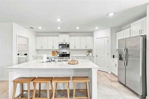 Casa en venta en Bradenton, Florida, 5 dormitorios, 205.69 m2 № 2312296 - foto 4