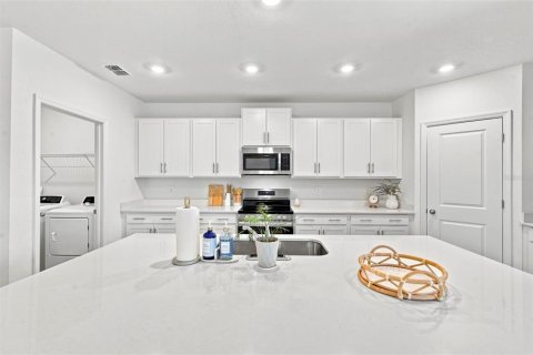 Casa en venta en Bradenton, Florida, 5 dormitorios, 205.69 m2 № 2312296 - foto 9