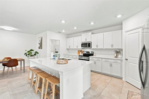 Casa en venta en Bradenton, Florida, 5 dormitorios, 205.69 m2 № 2312296 - foto 8