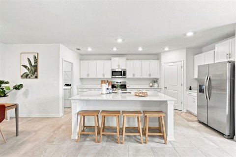 Casa en venta en Bradenton, Florida, 5 dormitorios, 205.69 m2 № 2312296 - foto 10