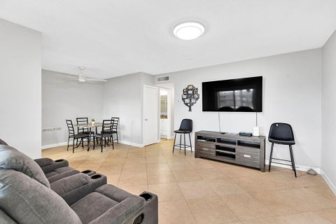 Condominio en venta en Hollywood, Florida, 2 dormitorios, 81.75 m2 № 2245327 - foto 2