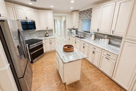Villa ou maison à vendre à Brooksville, Floride: 3 chambres, 191.84 m2 № 2142304 - photo 13