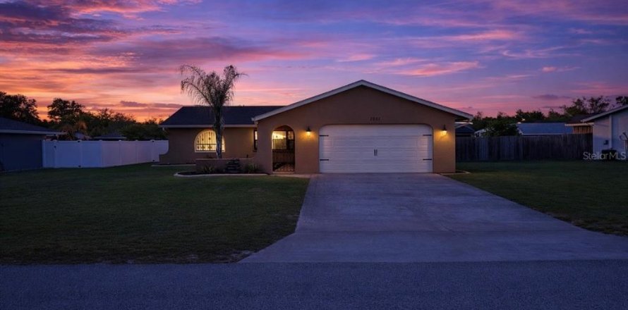 Villa ou maison à Brooksville, Floride 3 chambres, 191.84 m2 № 2142304