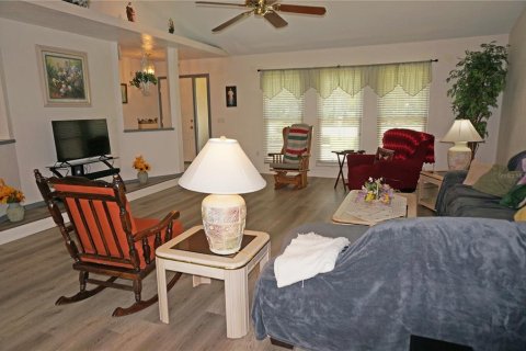 House in Punta Gorda, Florida 3 bedrooms, 180.42 sq.m. № 1913724 - photo 7