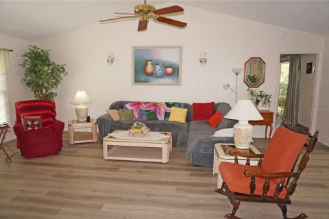House in Punta Gorda, Florida 3 bedrooms, 180.42 sq.m. № 1913724 - photo 6