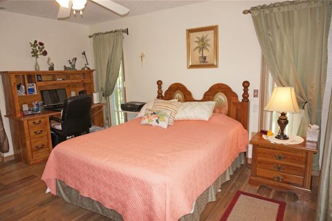 House in Punta Gorda, Florida 3 bedrooms, 180.42 sq.m. № 1913724 - photo 16