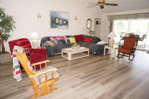 House in Punta Gorda, Florida 3 bedrooms, 180.42 sq.m. № 1913724 - photo 5