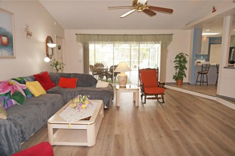 House in Punta Gorda, Florida 3 bedrooms, 180.42 sq.m. № 1913724 - photo 9