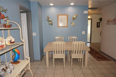 House in Punta Gorda, Florida 3 bedrooms, 180.42 sq.m. № 1913724 - photo 14