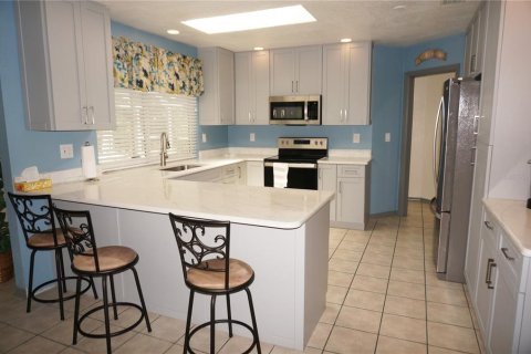 House in Punta Gorda, Florida 3 bedrooms, 180.42 sq.m. № 1913724 - photo 10