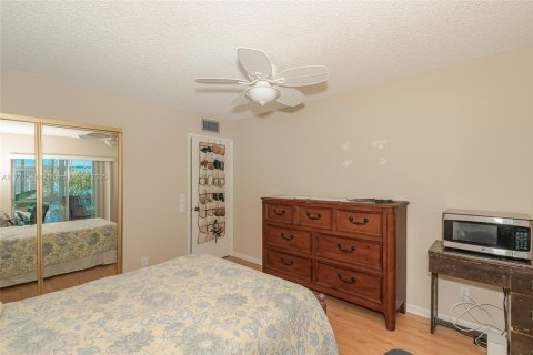 Condo in Delray Beach, Florida, 2 bedrooms  № 1691970 - photo 12