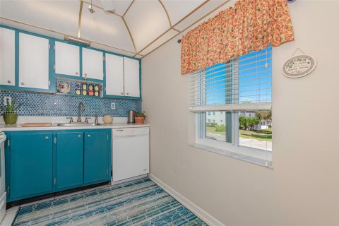 Condo in Delray Beach, Florida, 2 bedrooms  № 1691970 - photo 7