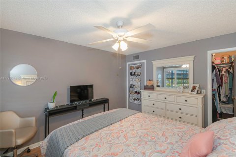 Condo in Delray Beach, Florida, 2 bedrooms  № 1691970 - photo 16