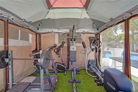 Casa en venta en Hollywood, Florida, 3 dormitorios, 247.03 m2 № 2189309 - foto 25
