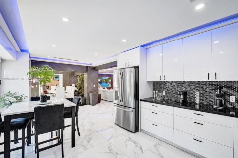 Casa en venta en Hollywood, Florida, 3 dormitorios, 247.03 m2 № 2189309 - foto 5