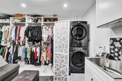 Casa en venta en Hollywood, Florida, 3 dormitorios, 247.03 m2 № 2189309 - foto 22