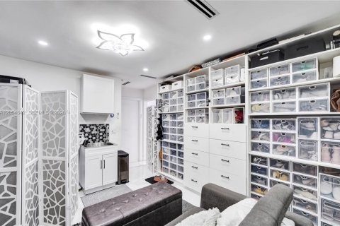 Casa en venta en Hollywood, Florida, 3 dormitorios, 247.03 m2 № 2189309 - foto 21