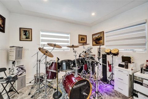 Casa en venta en Hollywood, Florida, 3 dormitorios, 247.03 m2 № 2189309 - foto 10
