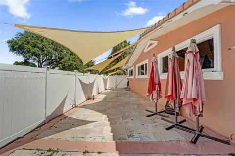 Casa en venta en Hollywood, Florida, 3 dormitorios, 247.03 m2 № 2189309 - foto 24