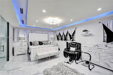 Casa en venta en Hollywood, Florida, 3 dormitorios, 247.03 m2 № 2189309 - foto 11