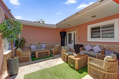 Casa en venta en Hollywood, Florida, 3 dormitorios, 247.03 m2 № 2189309 - foto 23