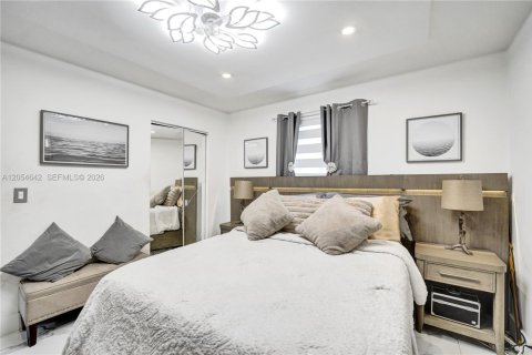 Casa en venta en Hollywood, Florida, 3 dormitorios, 247.03 m2 № 2189309 - foto 18
