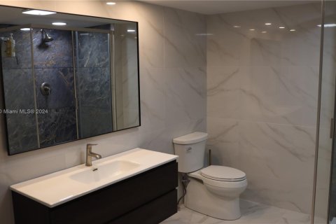 Condo in Hallandale Beach, Florida, 2 bedrooms  № 1764198 - photo 15
