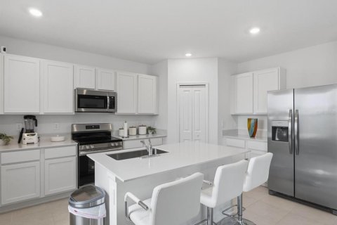 Villa ou maison à louer à Haines City, Floride: 5 chambres, 231.51 m2 № 2408327 - photo 8